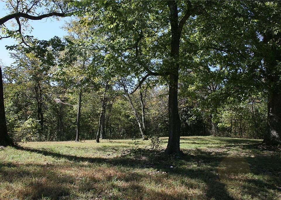 2nd image of Indian Creek Rd