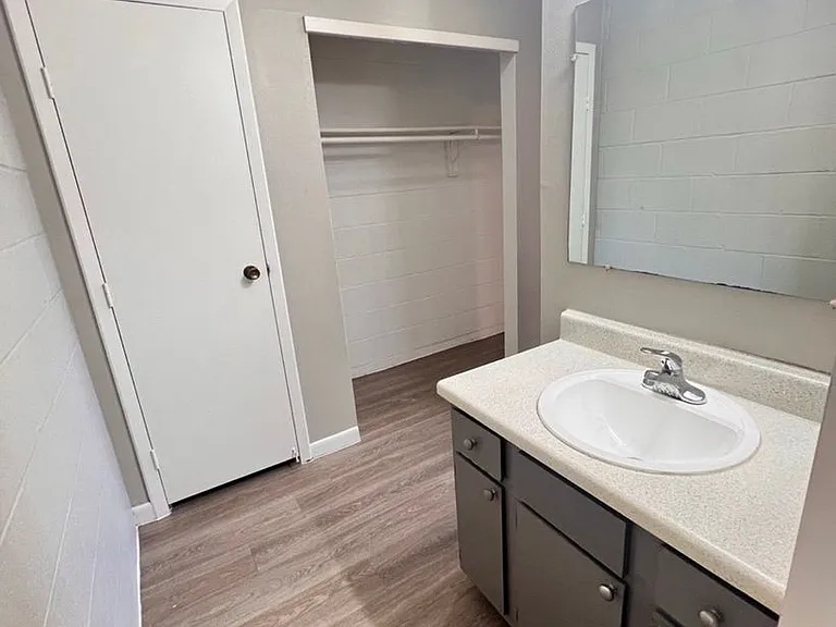 Fleur Apartments — Photo 19