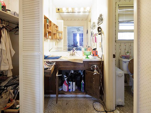 2nd image of 212 Brickling Rd