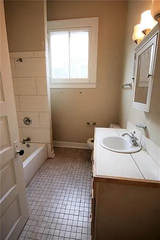 1518 S Carrollton Ave — Photo 6