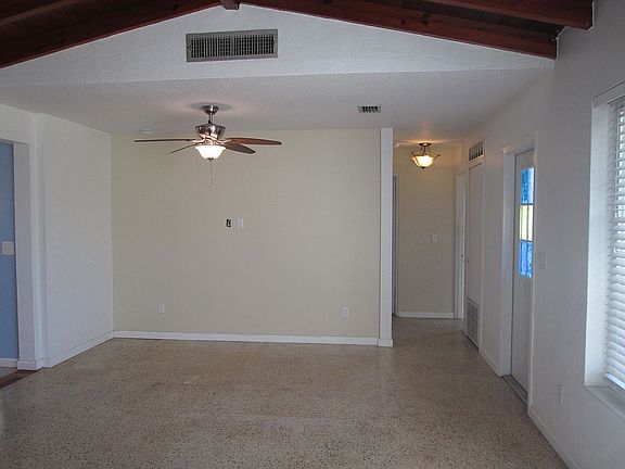 4th image of 5 Dolphin Ave