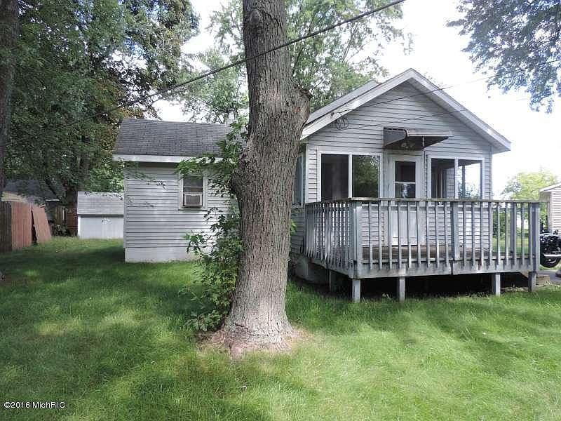 1st image of 158 2nd Ave