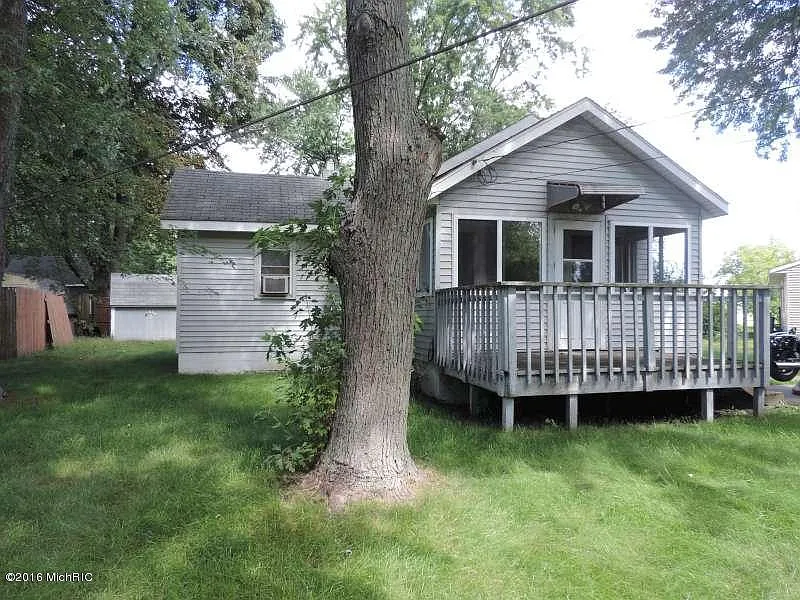158 2nd Ave photo 1