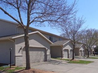 1140 W Bloomingfield Dr #16, Whitewater, WI 53190