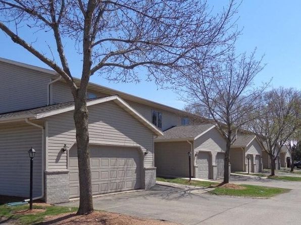 1140 W Bloomingfield Dr #16, Whitewater, WI 53190