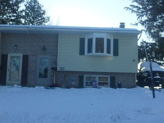 2nd image of 527 Golden St