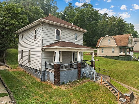 3rd image of 3233 Elm St