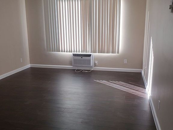 3rd image of 1928 N Marianna Ave APT 206