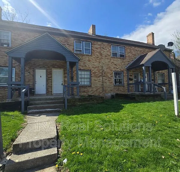 1575 E Cordell Ave — Photo 1
