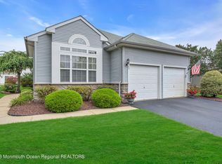 42 Rochford Dr, Manchester, NJ 08759