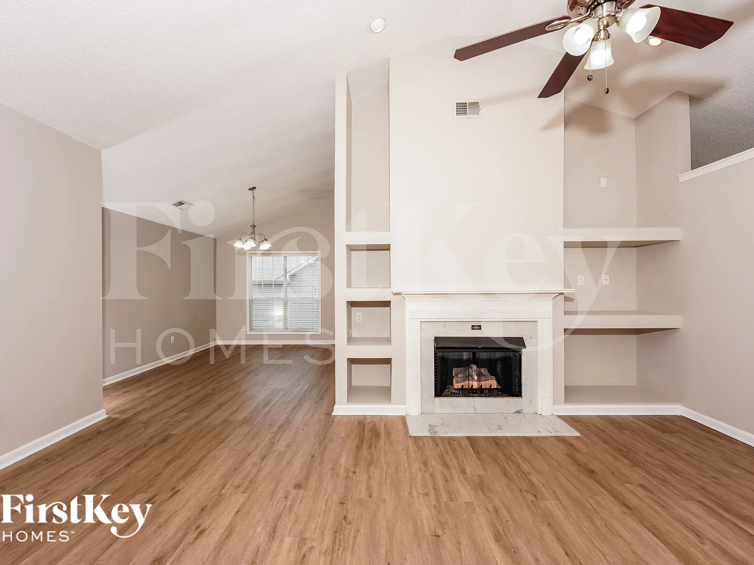 3 bed, 2.0 bath, 1950 sqft, $2,120 — Photo 3
