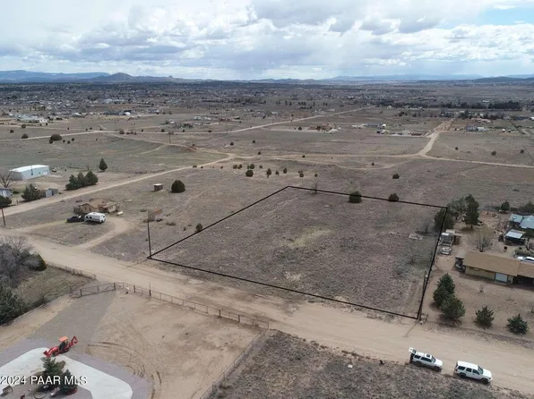 605 W Iris Rd, Paulden, AZ 86334