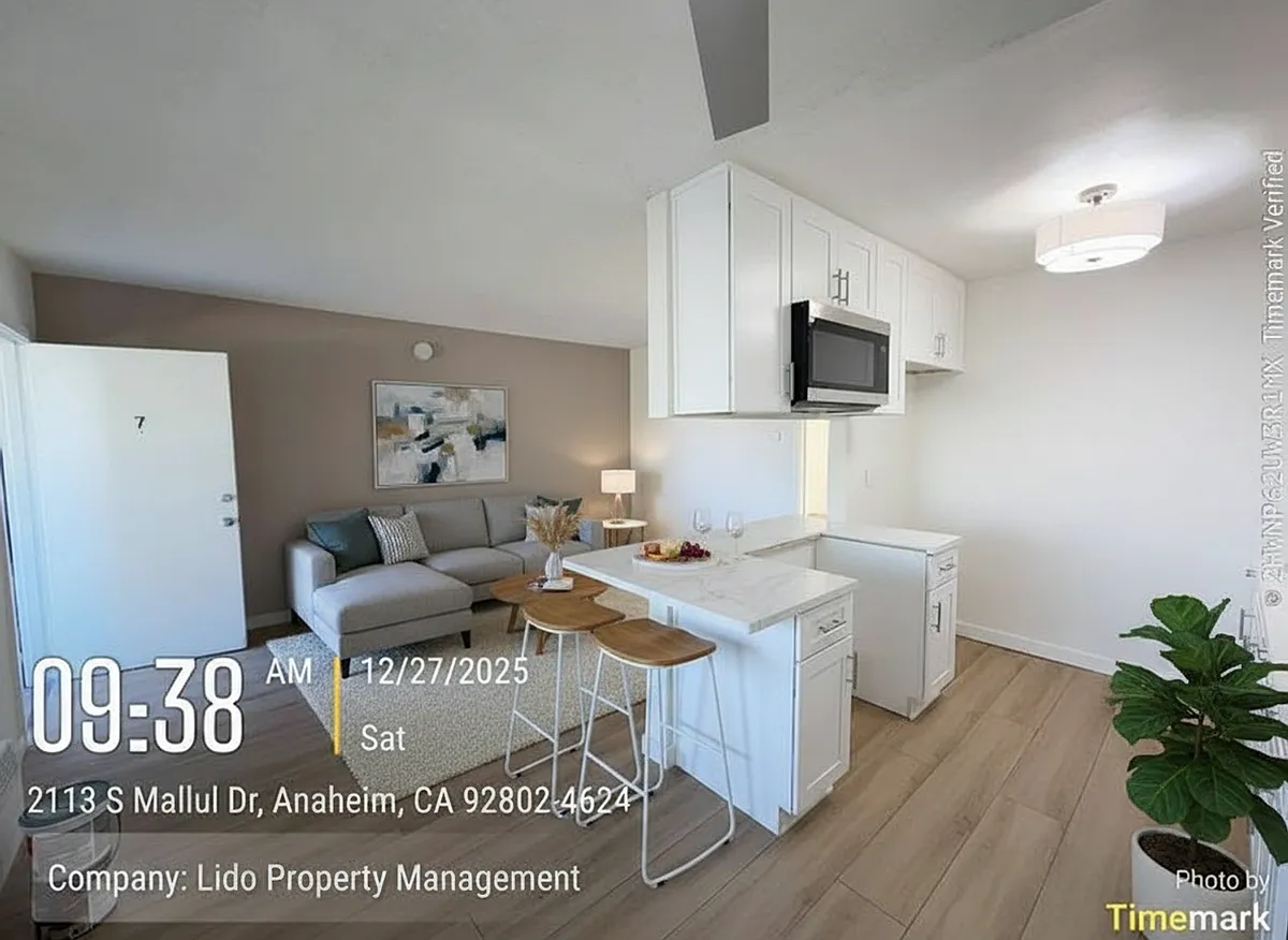 Building Photo - 2113A
