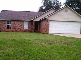 123 Broadway St, De Kalb, TX 75559