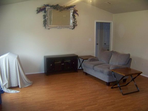 2nd image of 206 Willow Oak Dr