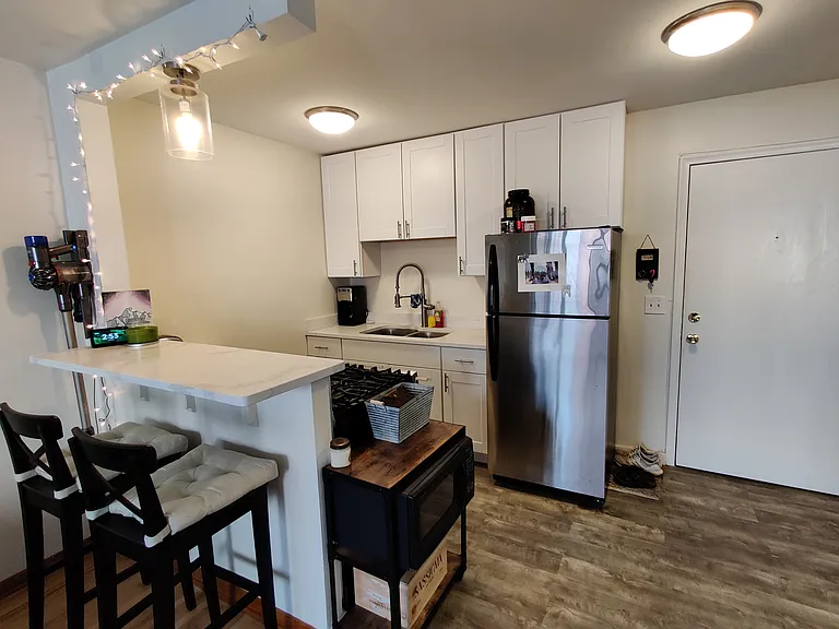 806 Franklin Ave W #205 — Photo 3