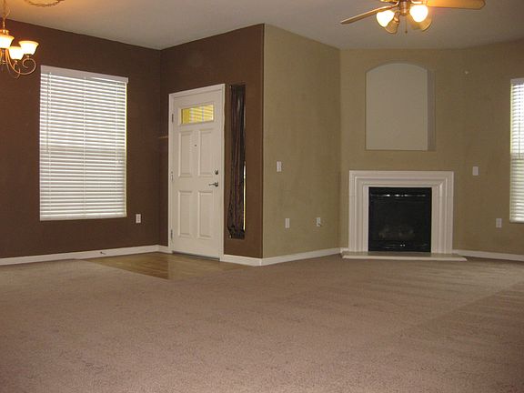 4th image of 817 Vessona Cir