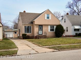 18401 Lewis Dr, Maple Heights, OH