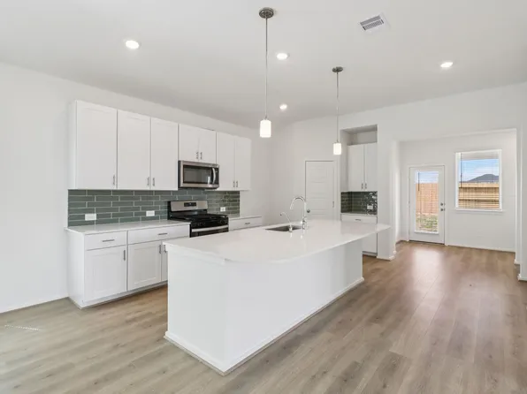 415 Gram Hill Dr, Montgomery, TX 77316