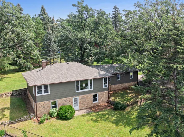1365 Deerwood Dr, Saint Paul, MN 55123