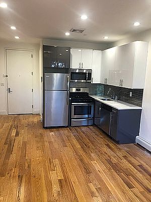 2nd image of 736 Washington Ave #3F