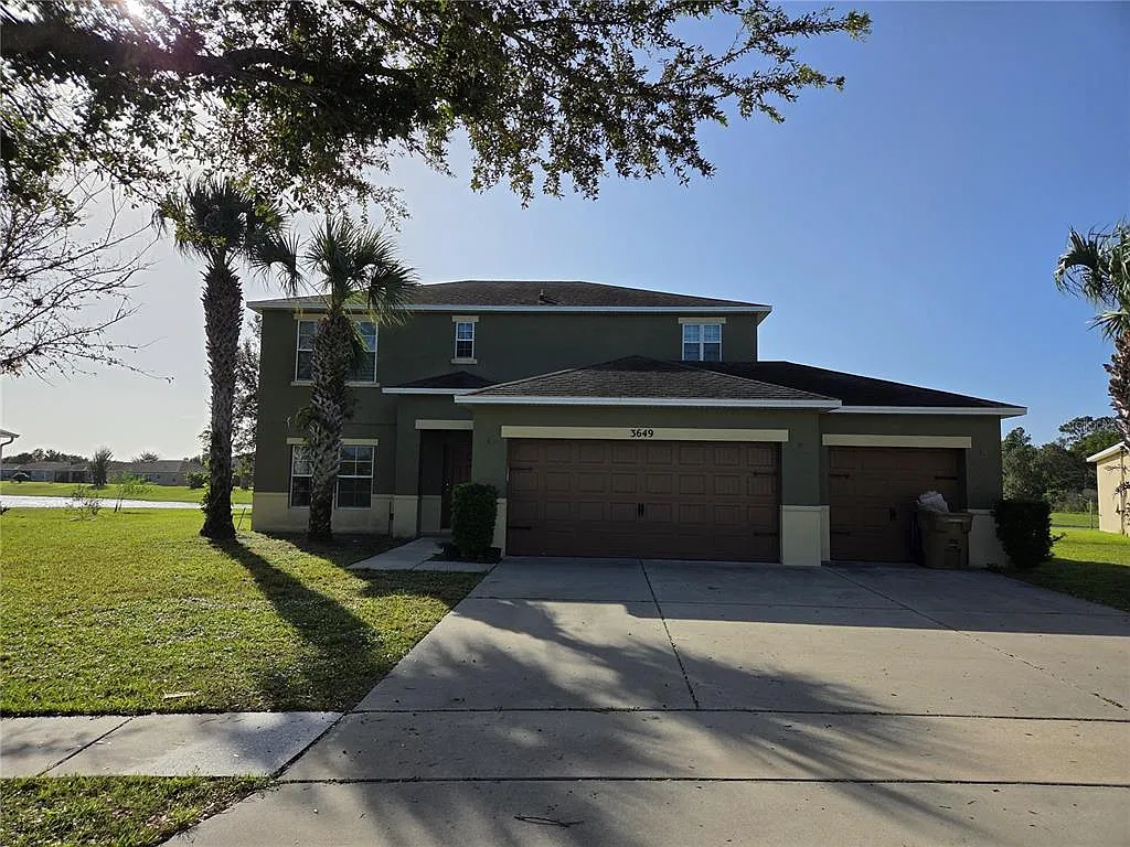 4 bed, 2.5 bath, 2156 sqft, $2,300 — Photo 1