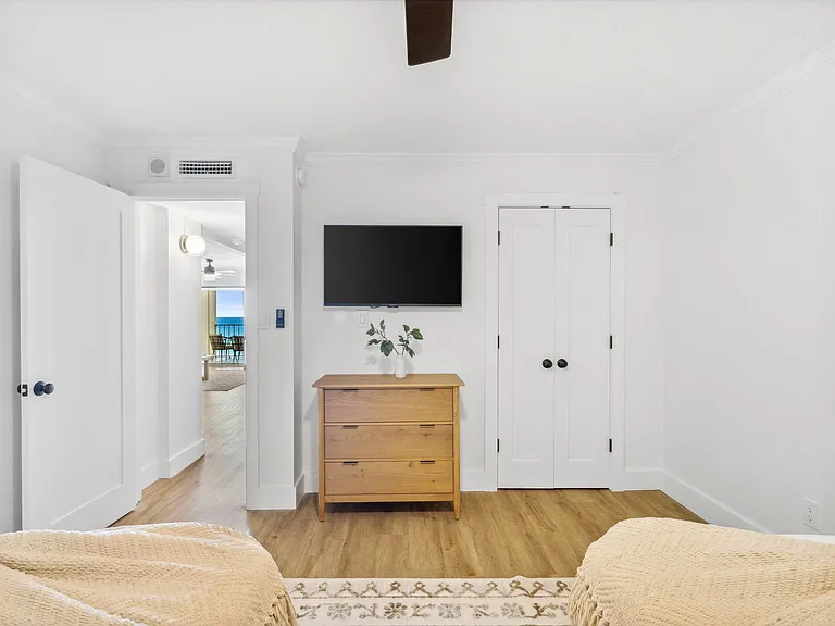 5801 Thomas Dr #714 — Photo 36
