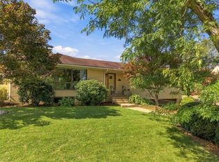 13 Carleton Dr, Pittsburgh, PA 15243