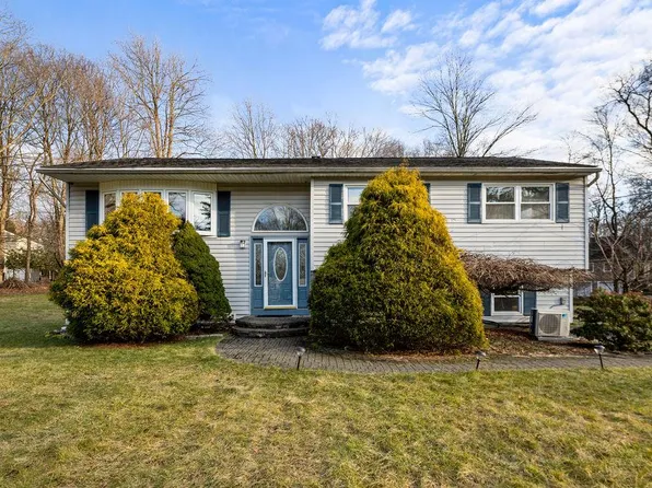 16 Edgebrook Lane, Airmont, NY 10952