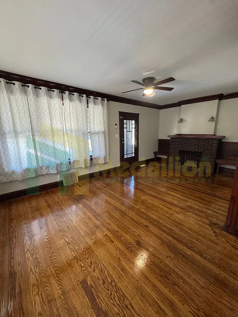 4-Bedroom Home with Original Hardwood Details - near 114th & Michigan Ave — Photo 3