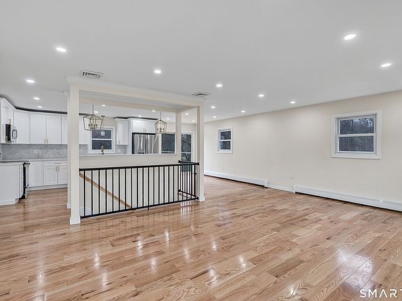 5th image of 1095 Durham Road