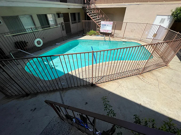 6535 Fulton Ave — Photo 24