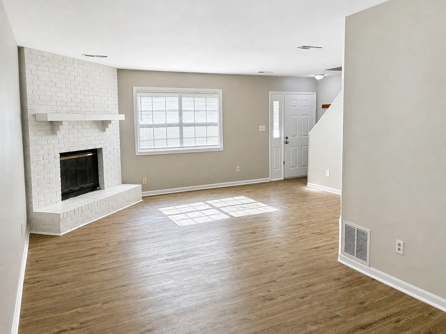 316 Autumn Lane — Photo 2