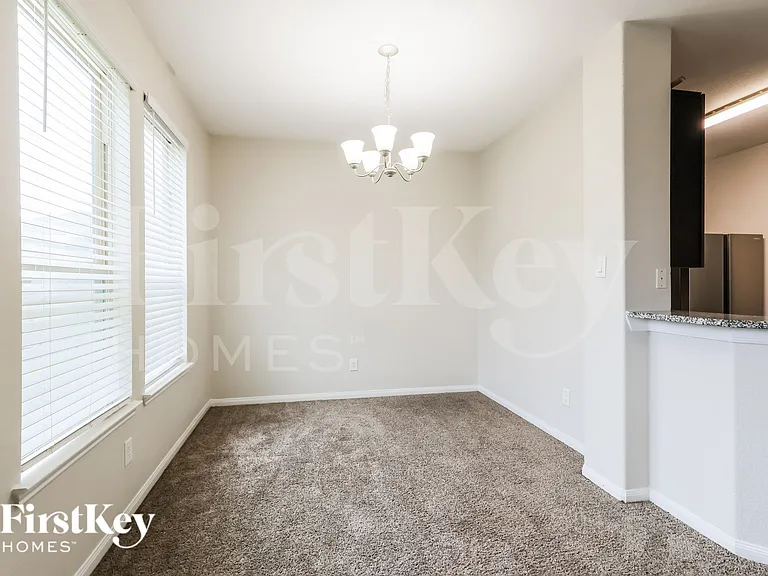 15141 Meadow Gln S — Photo 6