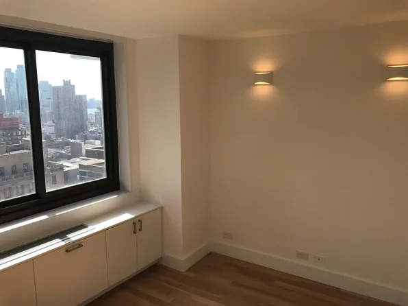 347 West 57th Street image 3 of 26