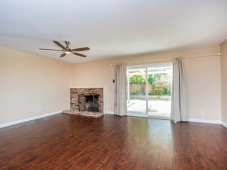 15412 Shasta Ln — Photo 11