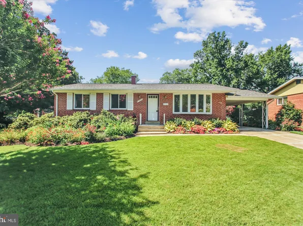 7404 Sweetbriar Dr, College Park, MD 20740