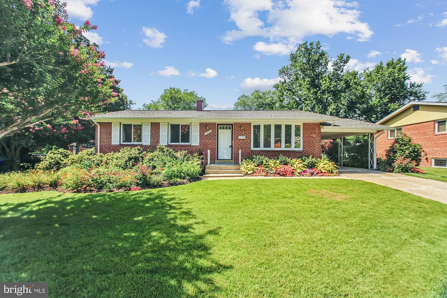 7404 Sweetbriar Dr photo 1