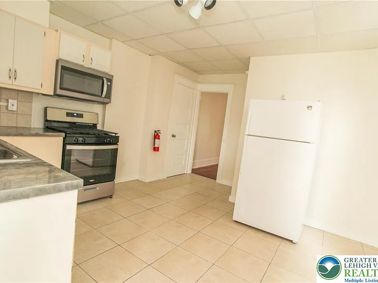 804 Reynolds St — Photo 3