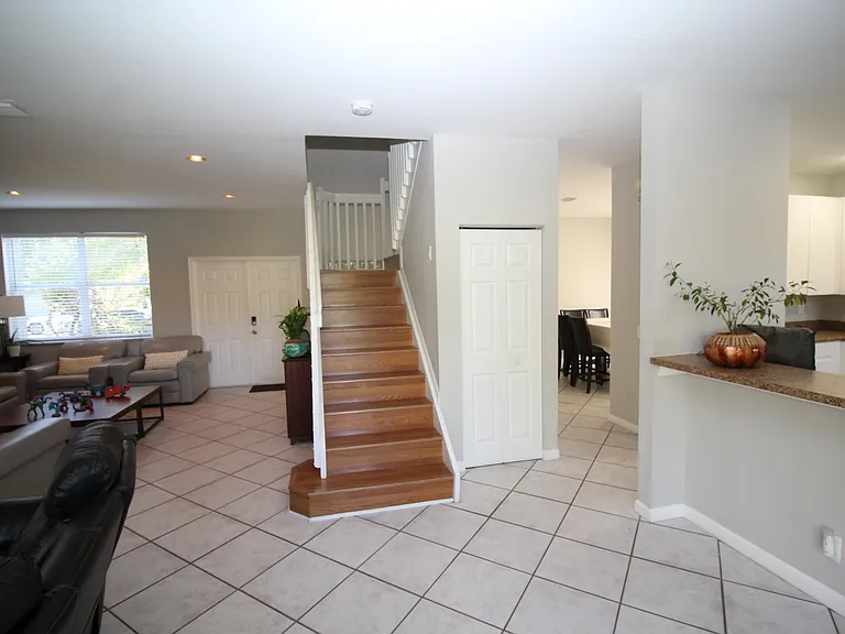 1396 Banyan Way — Photo 4