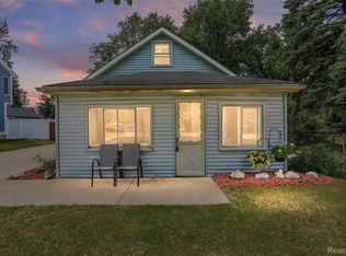 10997 Stark Rd, Livonia, MI 48150