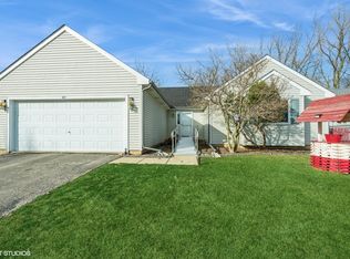811 Casey Ln, Harvard, IL 60033