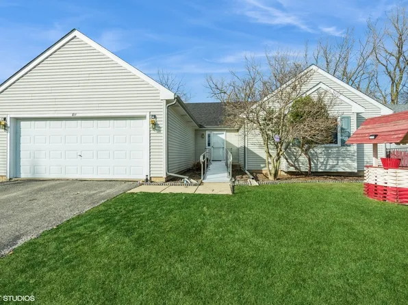 811 Casey Ln, Harvard, IL 60033