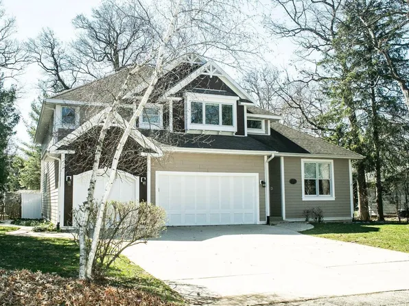 449 Hillcrest DRIVE, Fontana, WI 53125