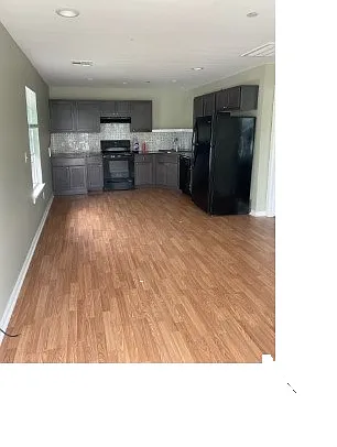1607 NW 19th St #11 — Photo 5
