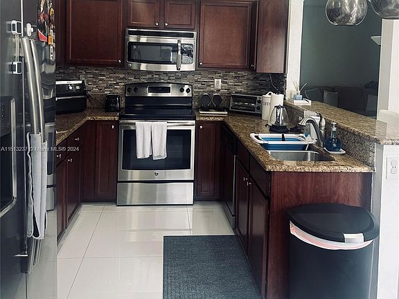 5th image of 3355 W 90th Ter