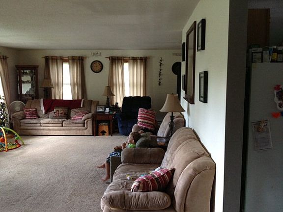 3rd image of 21 Bridget Ln