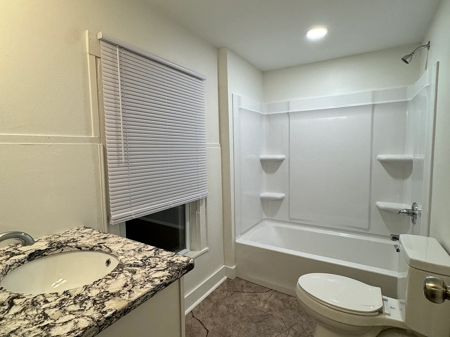 2 bed, 900 sqft, $1,100 — Photo 2