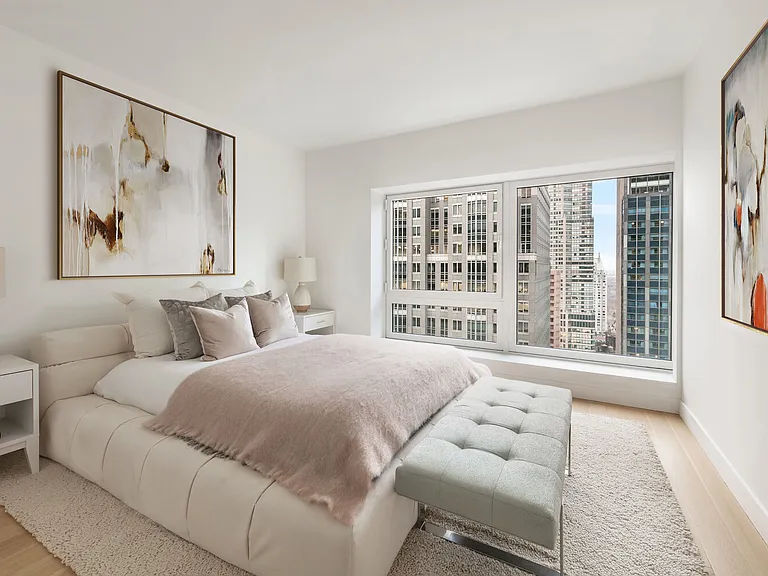 135 W 52nd St #Penthouse 5S — Photo 16