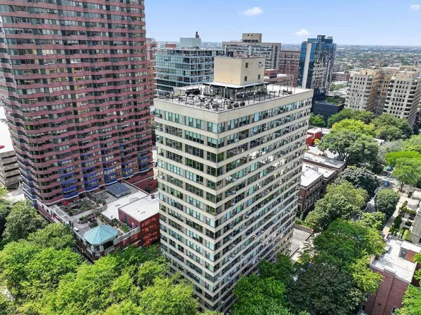 2970 N Lake Shore Dr APT 17A, Chicago, IL 60657